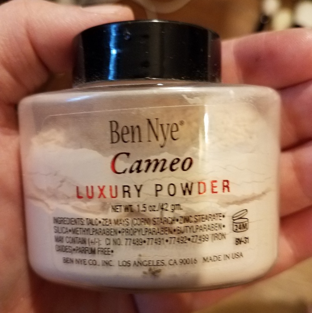 Ben Nye Cameo Luxury Powder